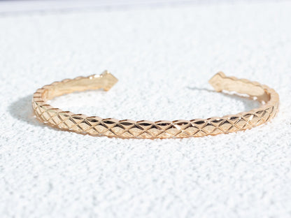 CRUSH BRACELET OPEN CUFF 2 DIAMOND