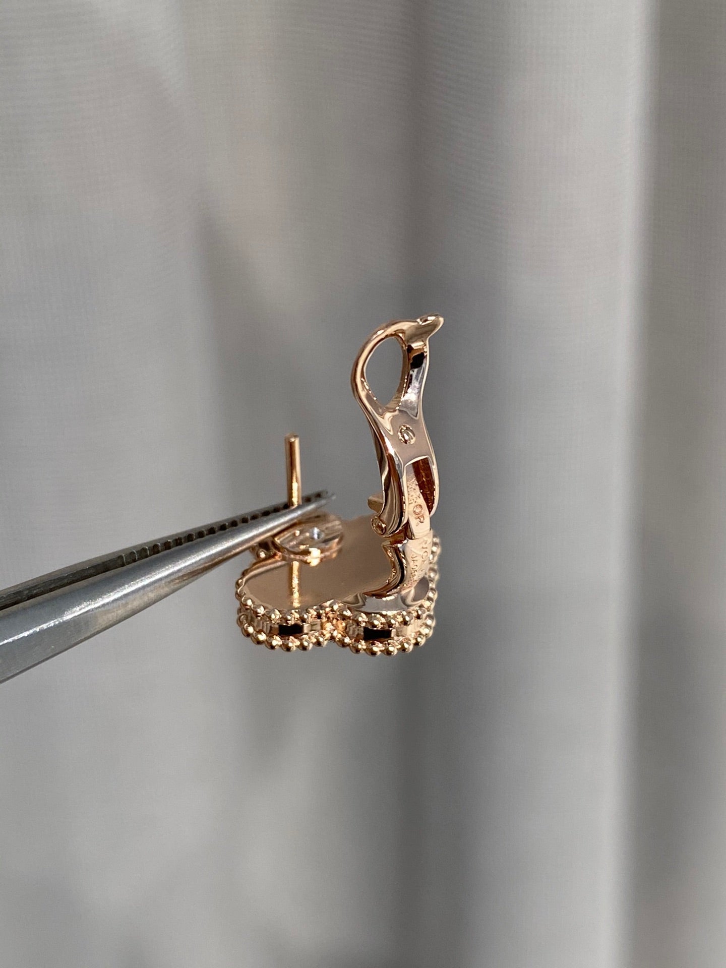 CLOVER MOP PINK GOLD DIAMOND EARRINGS