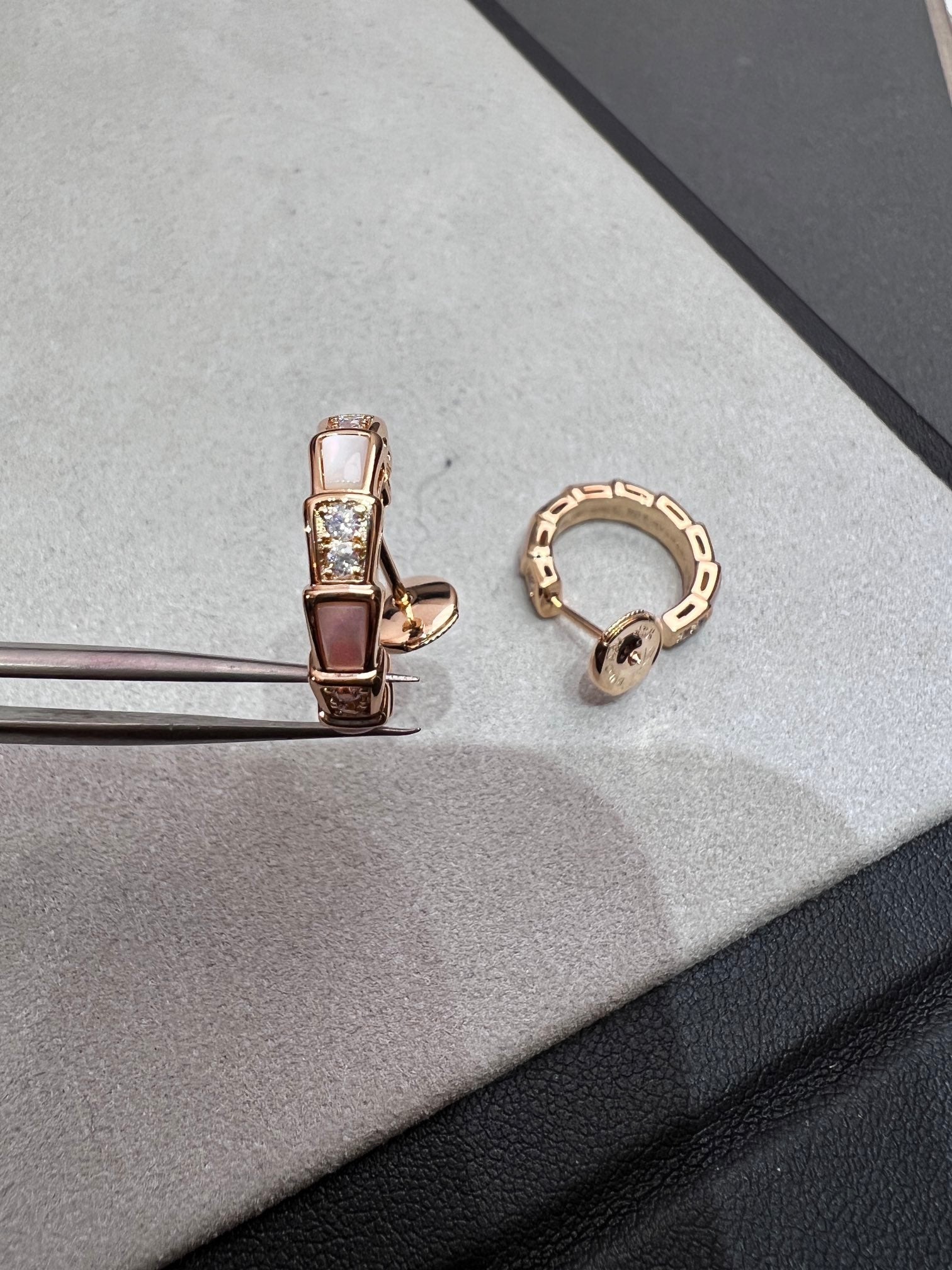 SERPENTI MOP PINK GOLD EARRINGS