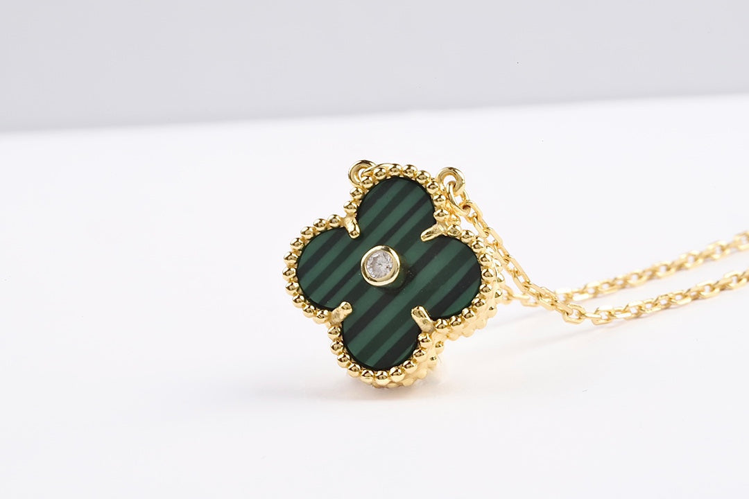 CLOVER CLOVER PEDANT MALACHITE GOLD NECKLACE