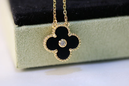 CLOVER NECKLACE GOLD DIAMOND ONYX