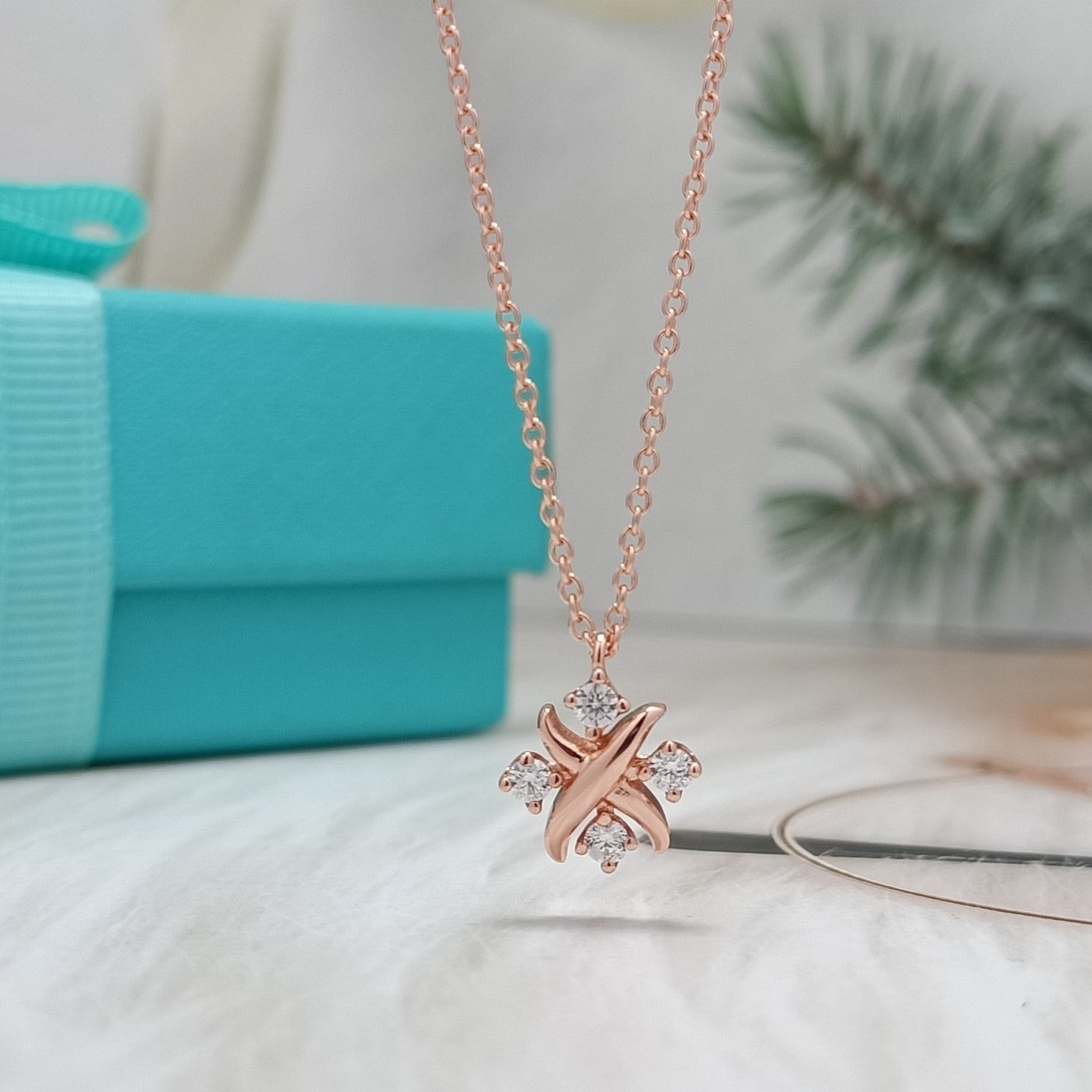 PINWHEEL NECKLACE DIAMOND