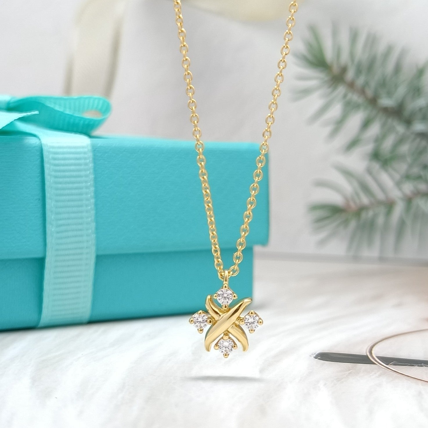 PINWHEEL NECKLACE DIAMOND