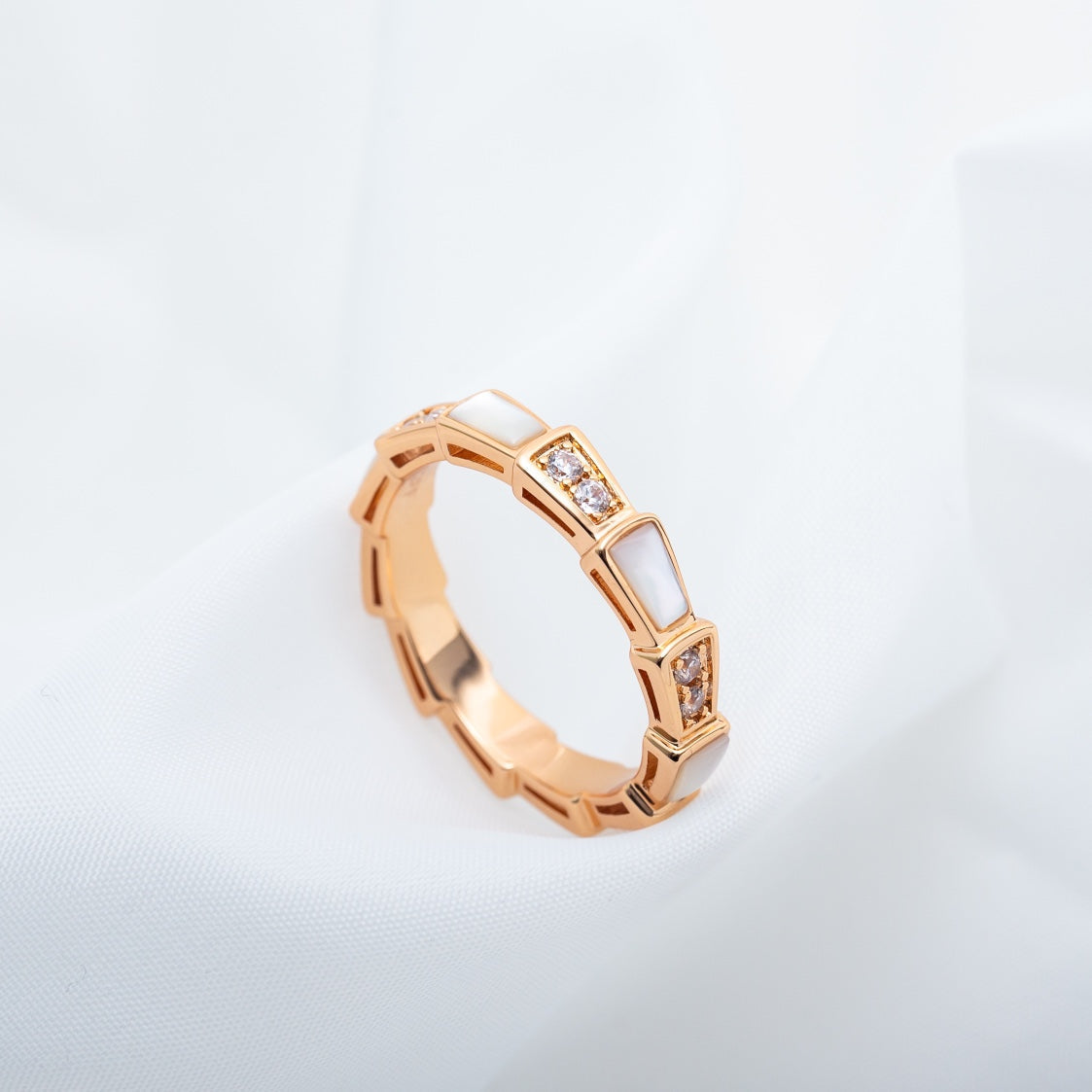 SERPENTI RING PINK GOLD DIAMOND MOP 3MM