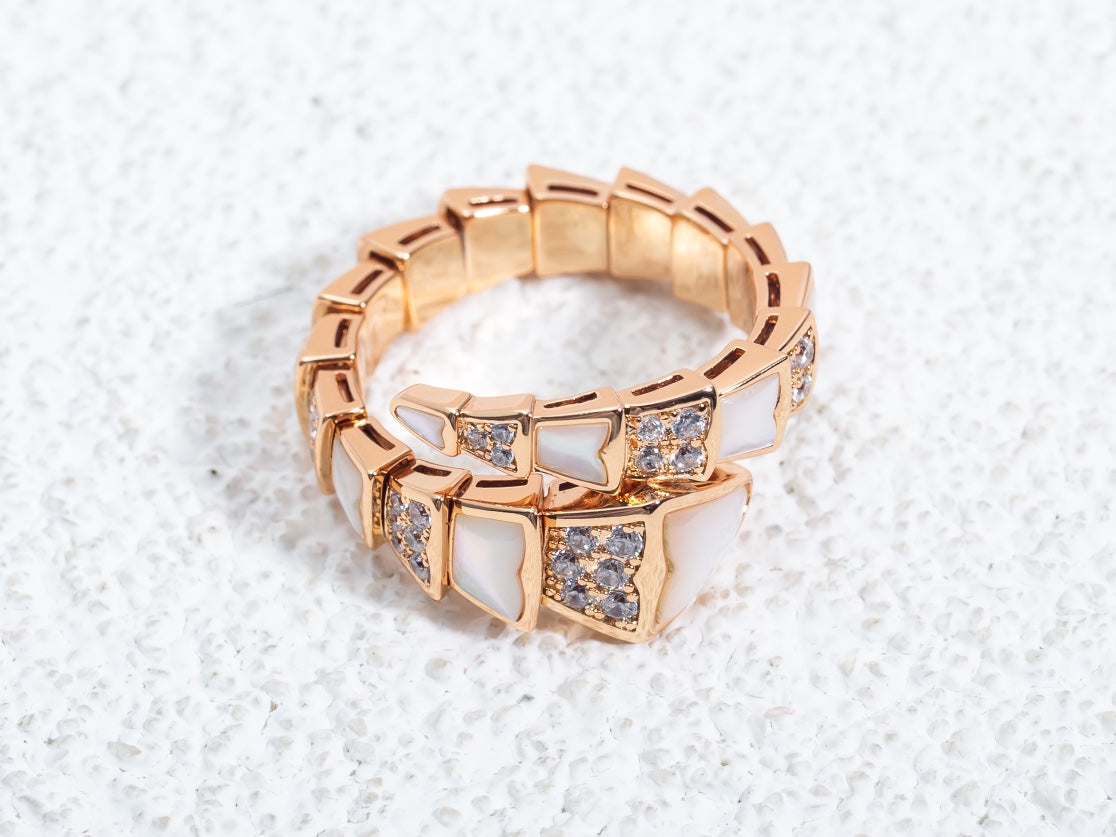 SERPENTI RING PINK GOLD DIAMOND MOP