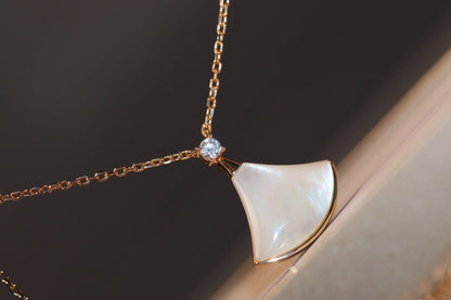 DREAM NECKLACE WHITE MOP PINK GOLD 1 DIAMOND