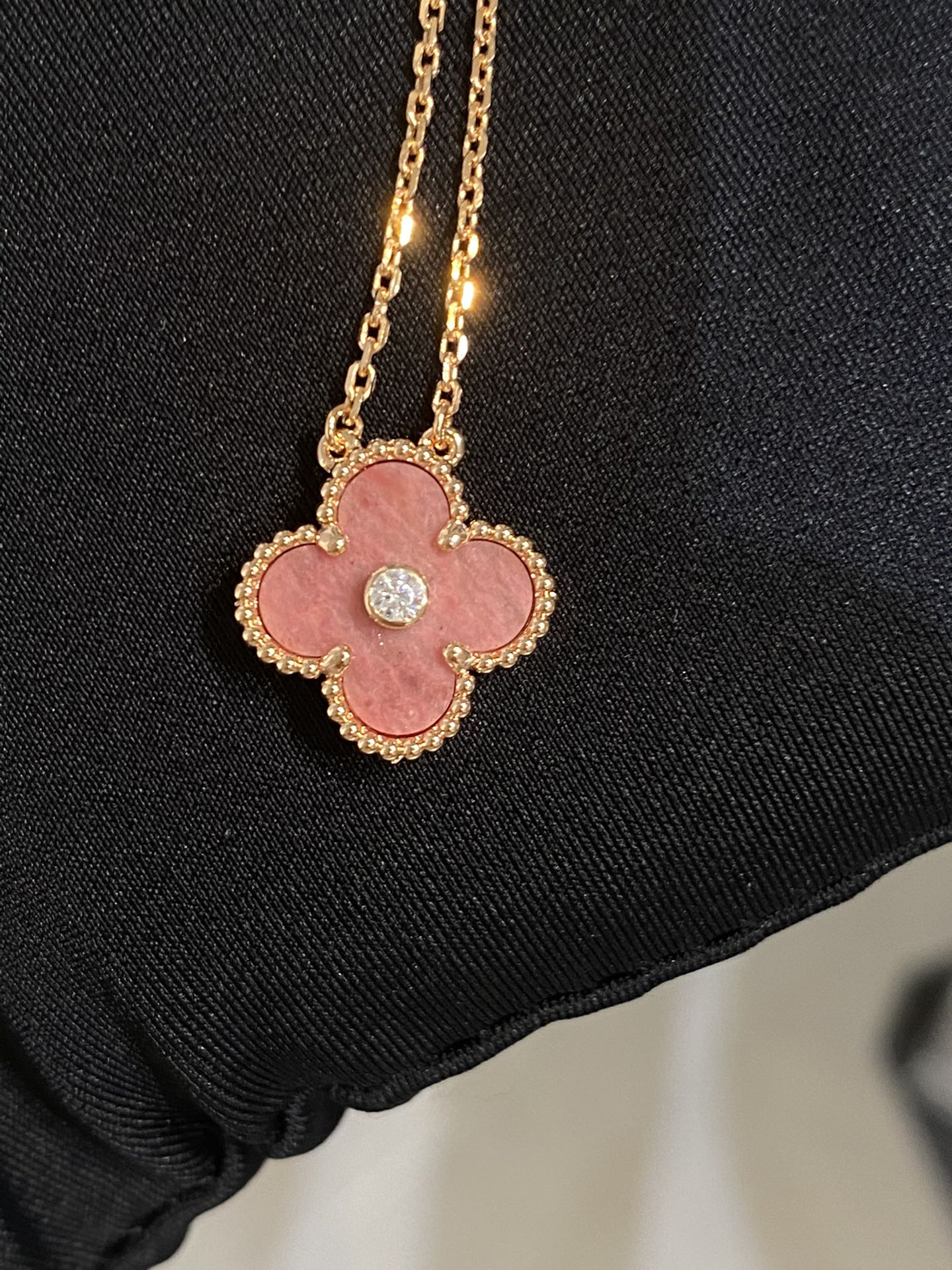 CLOVER RHODONITE 1 DIAMOND PINK GOLD NECKLACE