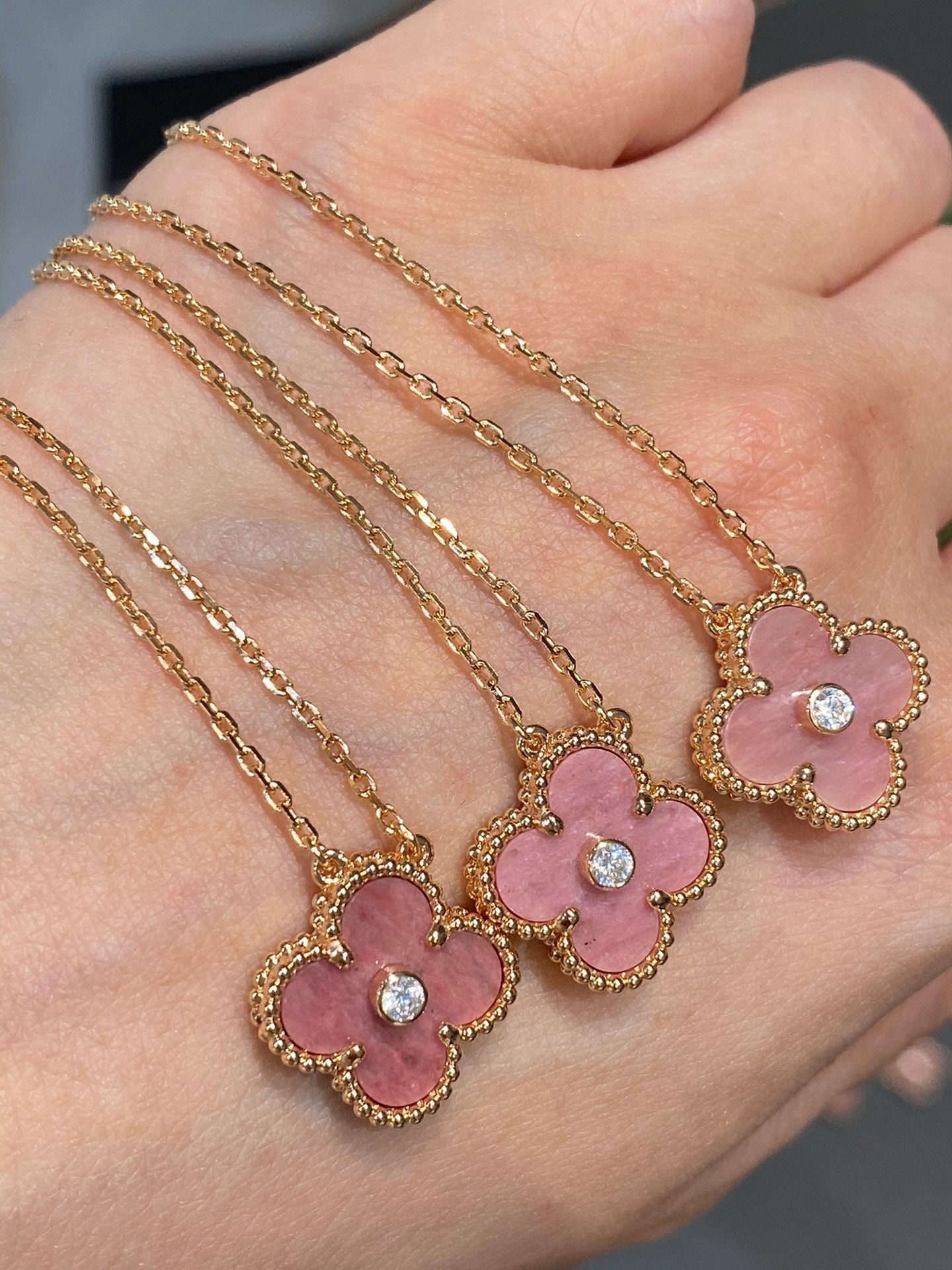 CLOVER RHODONITE 1 DIAMOND PINK GOLD NECKLACE