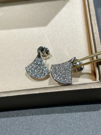 DREAM STUD EARRINGS DIAMOND