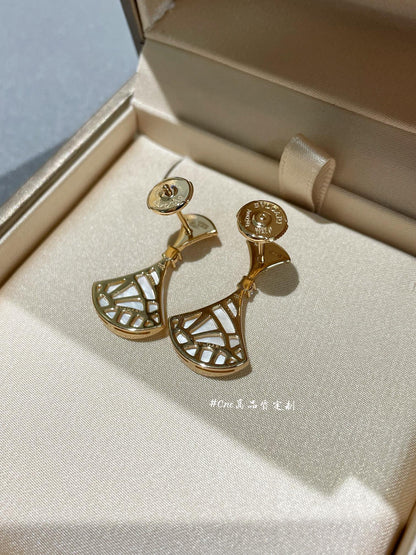 DREAM MOP 1 DIAMOND EARRINGS