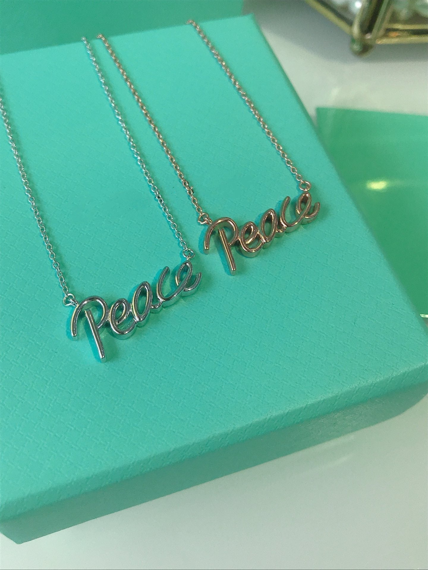 PEACE TEXT PEDANT NECKLACE