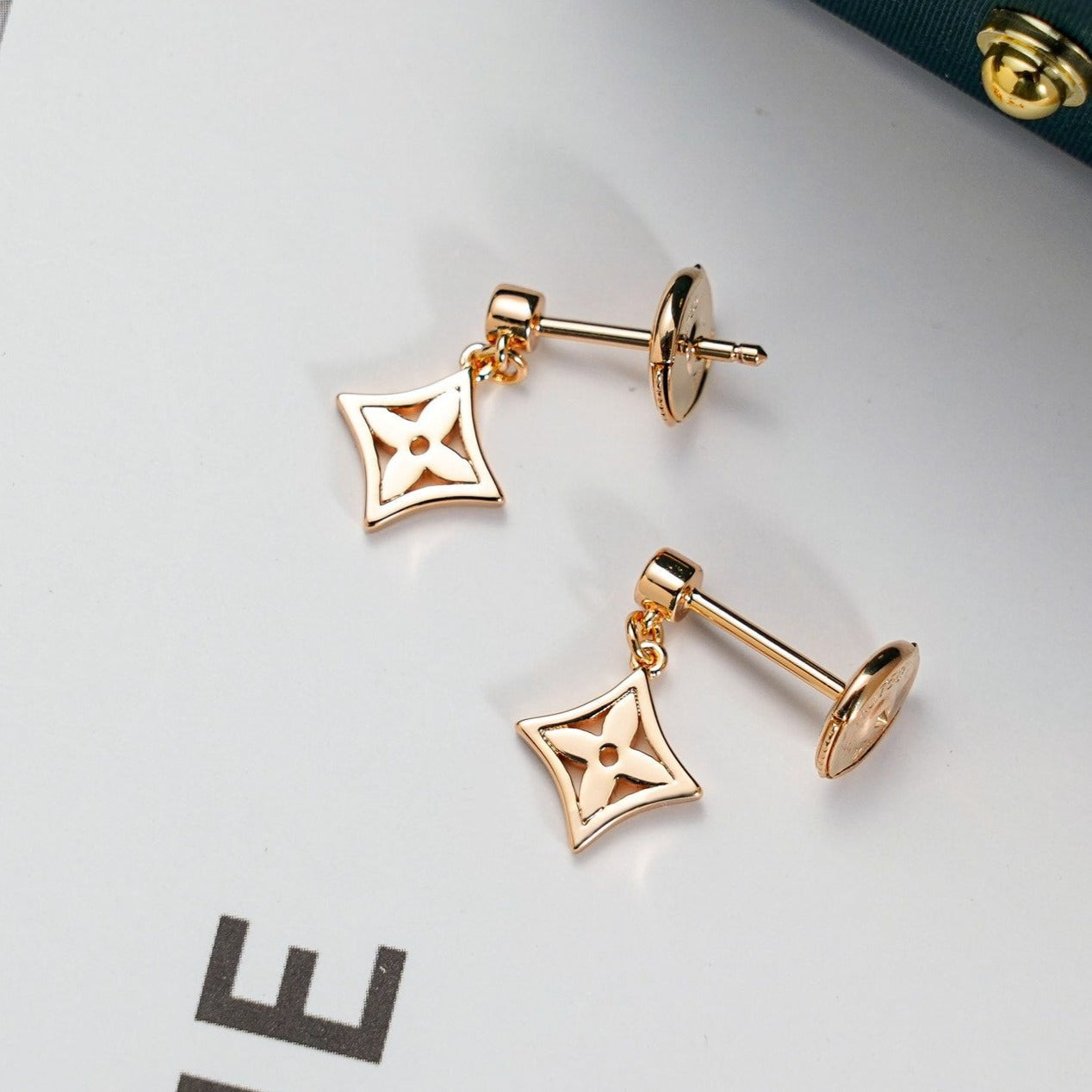 STAR EARRINGS GOLD