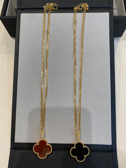 CLOVER NECKLACE GOLD CARNELIAN