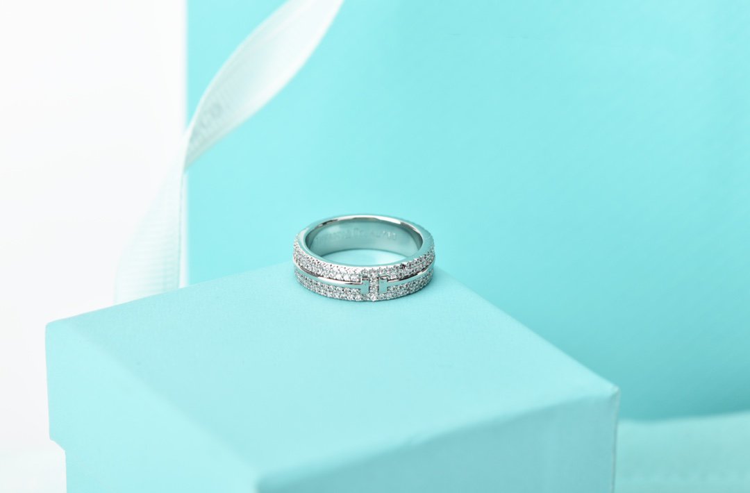 T WIRE DIAMOND RING