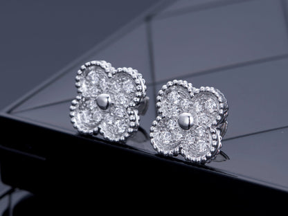 CLOVER SILVER DIAMOND STUD EARRINGS