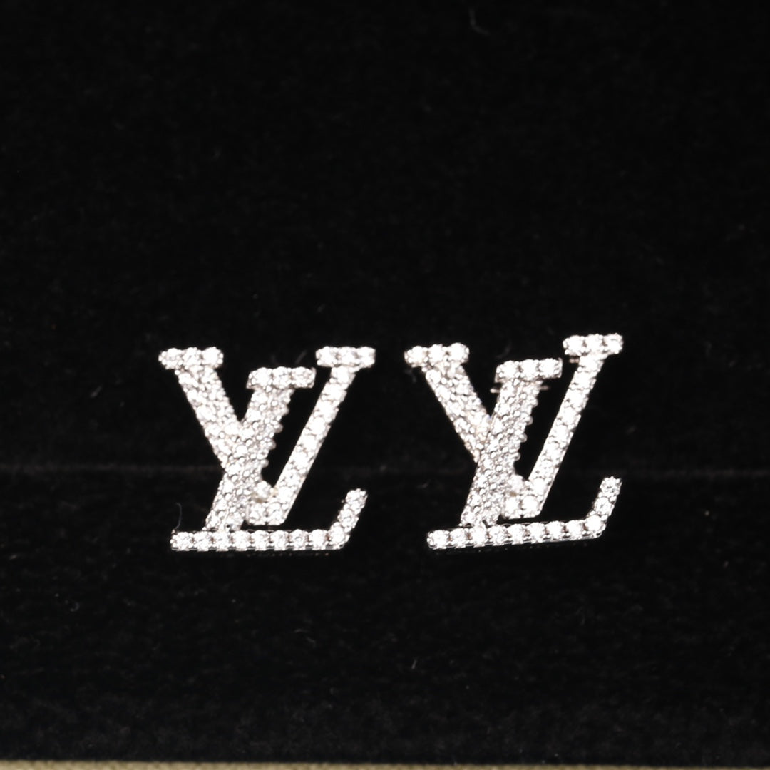 LV LOGO DIAMOND STUD EARRINGS