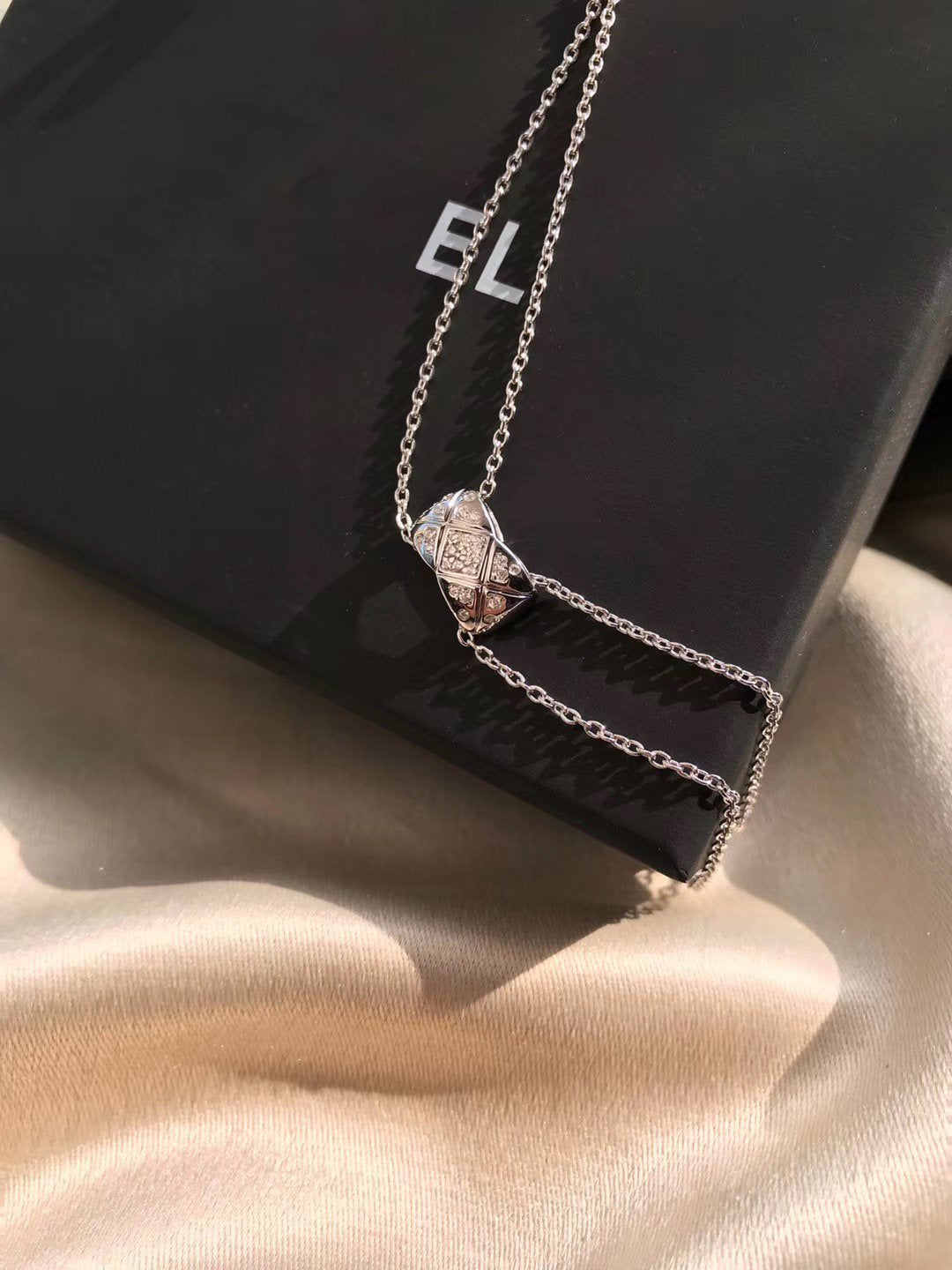 CRUSH SILVER DIAMOND NECKLACE