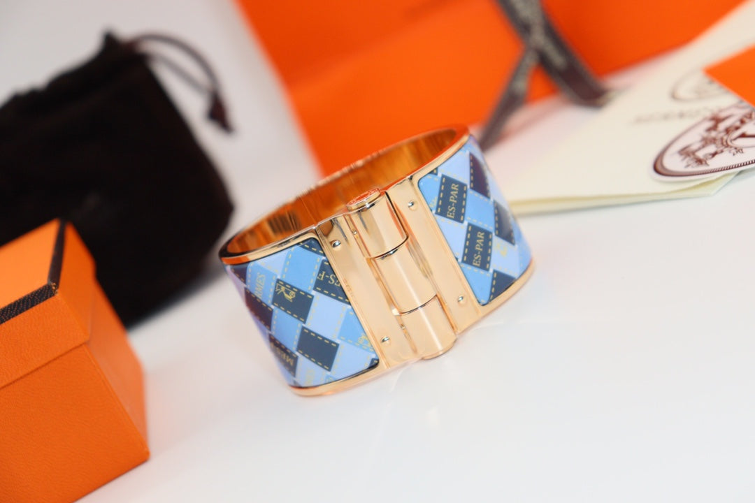 BLUE CHECK HINGED BRACELET 36MM