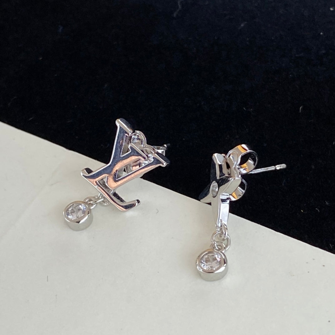 LV STAR DIAMOND SILVER STUD EARRINGS