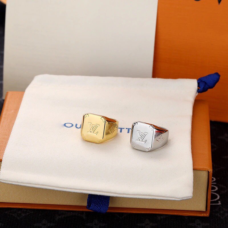 LV SIGNET LOGO RING