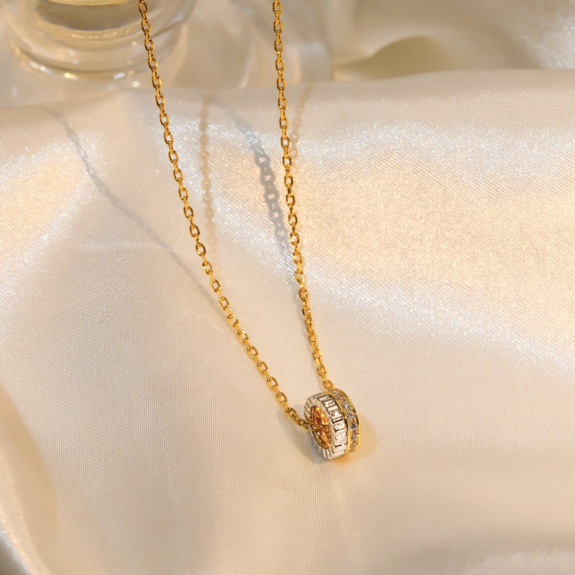 QUATRE DIAMOND PINK GOLD NECKLACE