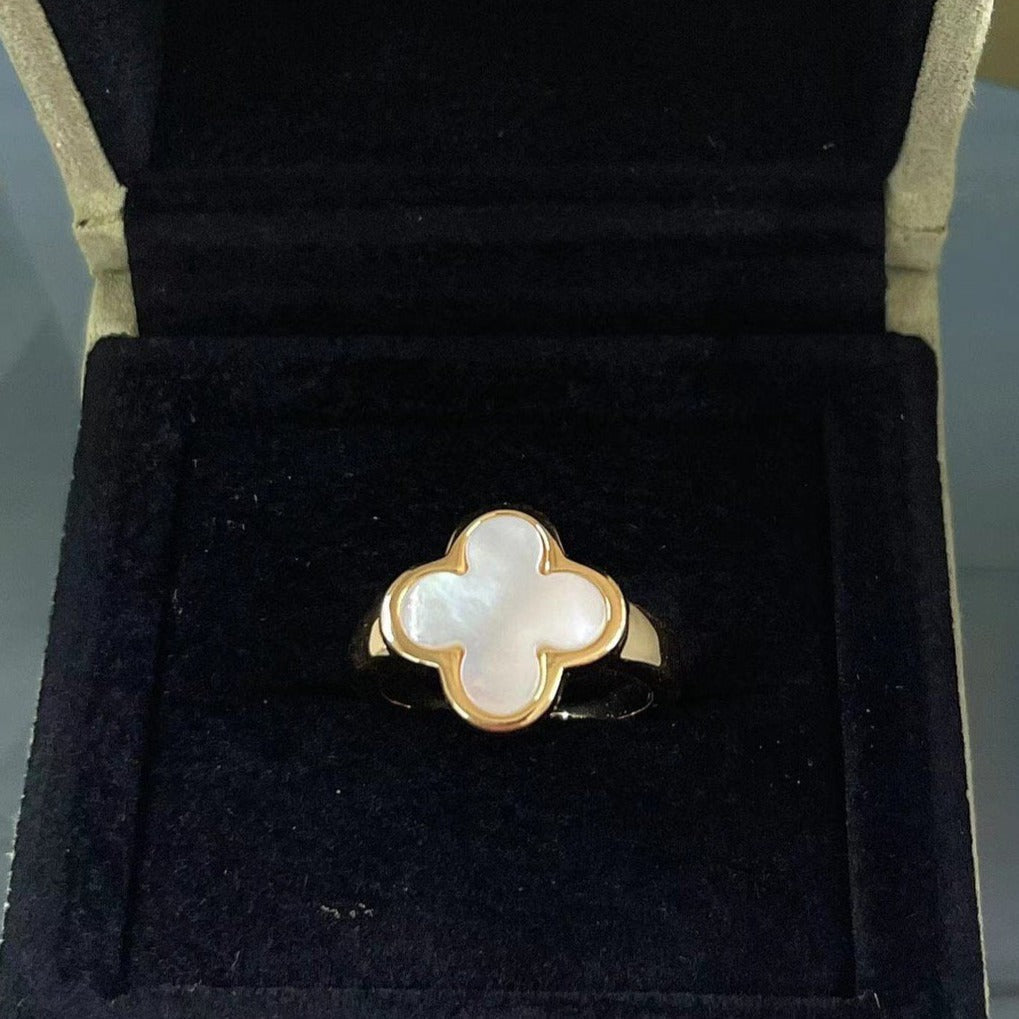 PURE CLOVER MOP PINK GOLD RING