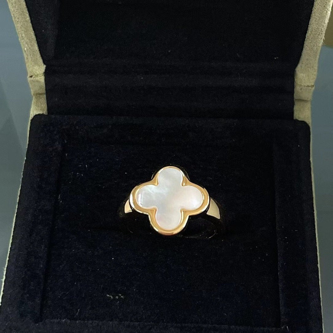 PURE CLOVER MOP PINK GOLD RING