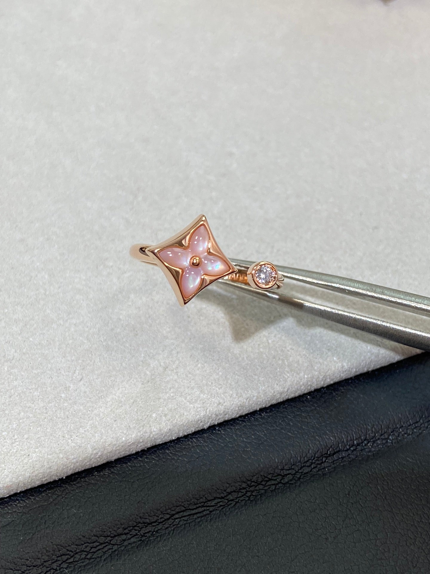 STAR 1 DIAMOND PINK MOP PINK GOLD RING