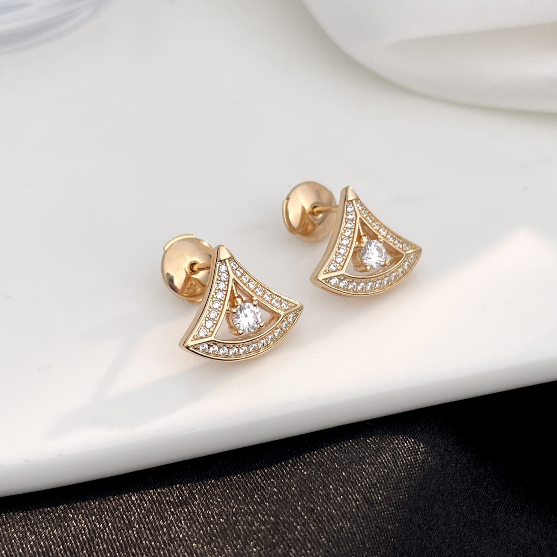 DREAM MINI DIAMOND STUD EARRINGS