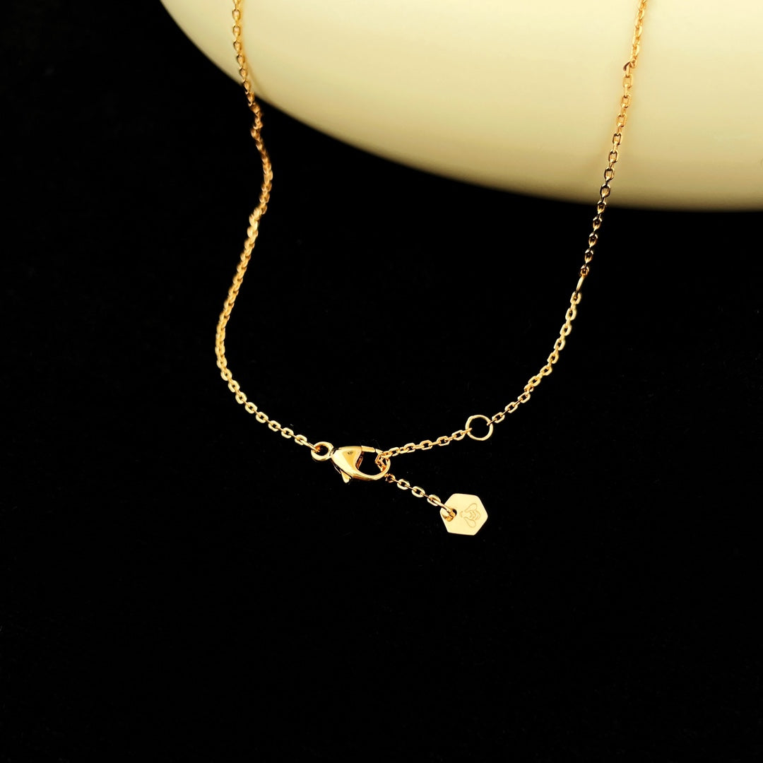 BEE MINI PEDANT DIAMOND NECKLACE