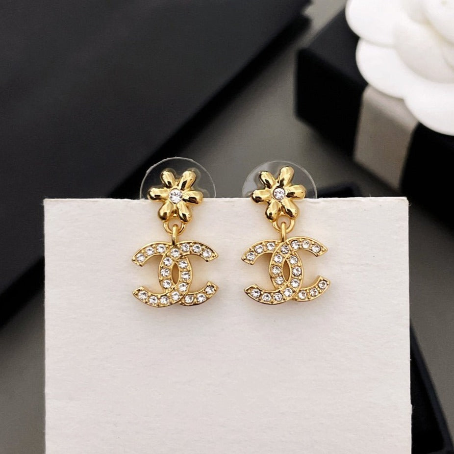 MINI FLOWER DOUBLE C DIAMOND GOLD EARRINGS