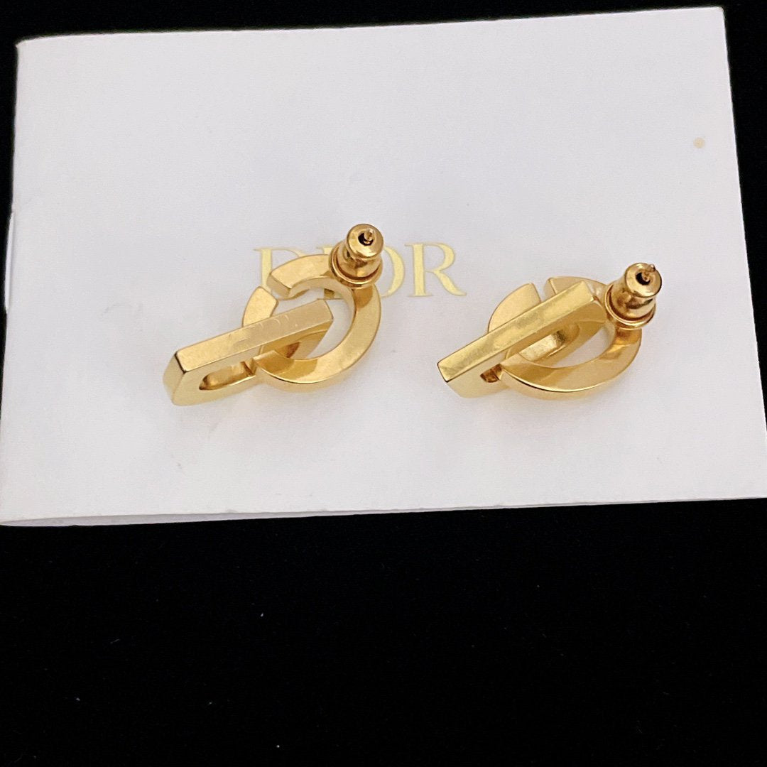 CD DROP GOLD EARRINGS