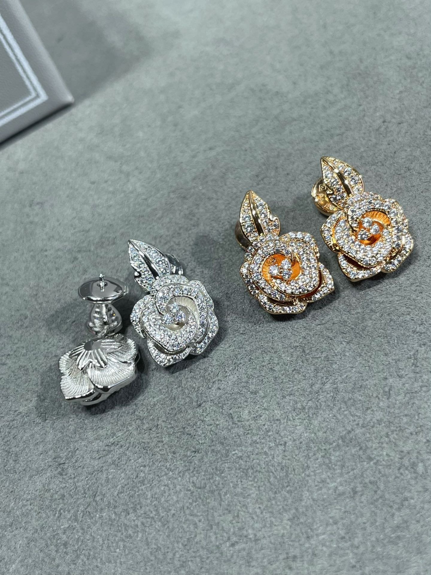 ROSE BAGATELLE DIAMOND MEDIUM EARRINGS