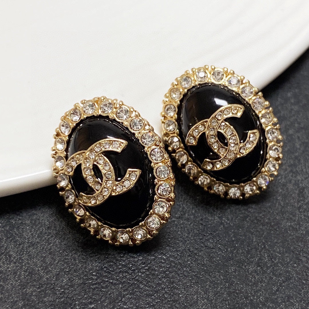 CC DIAMOND BLACK ENAMELS OVAL STUD EARRINGS