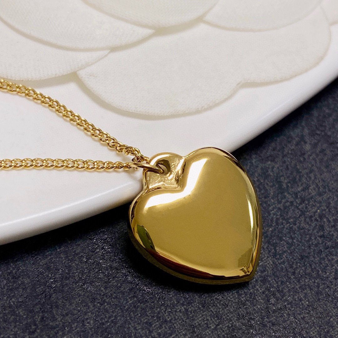 CC HEART BLACK ENAMEL GOLD NECKLACE