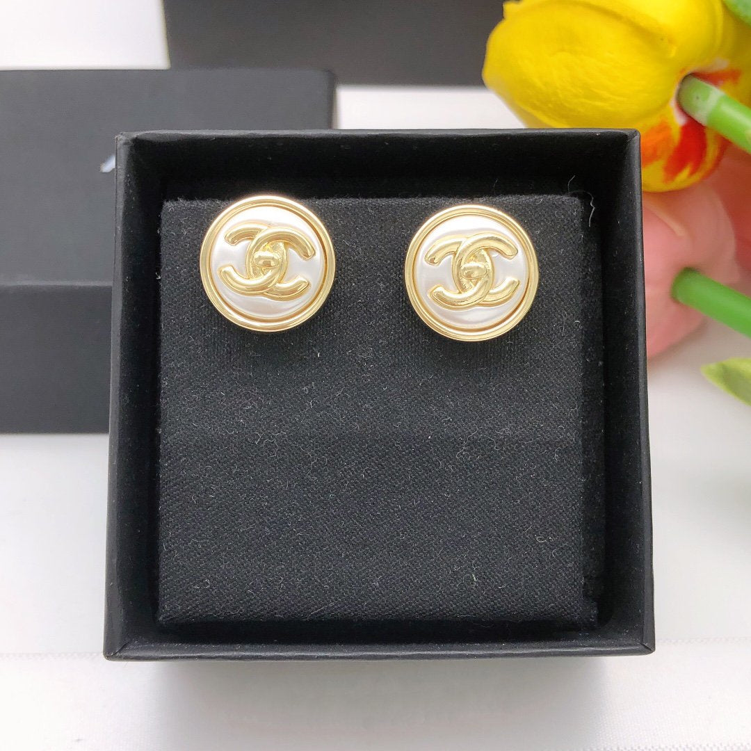 CC GOLD WHITE ENAMEL CIRCLE EARRINGS