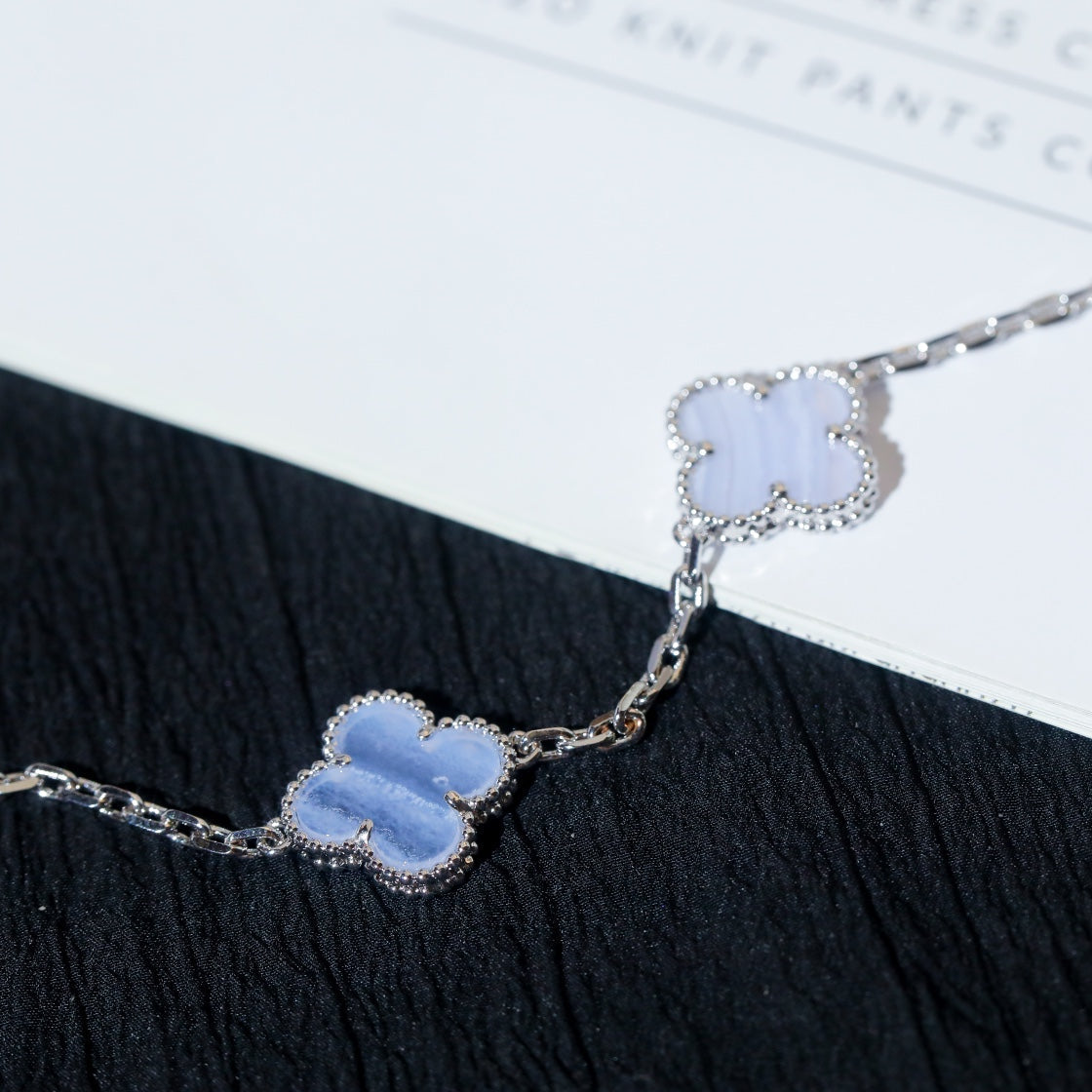 CLOVER 5 MOTIF SILVER CHALCEDONY BRACELET