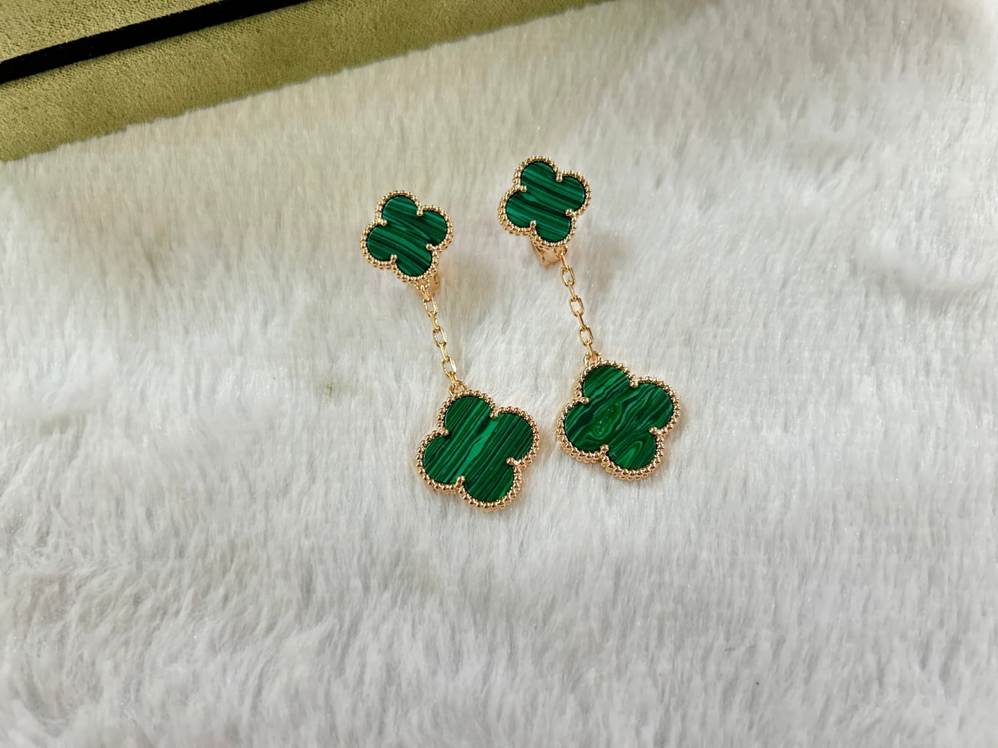 CLOVER 2 MOTIF MALACHITE EARRINGS