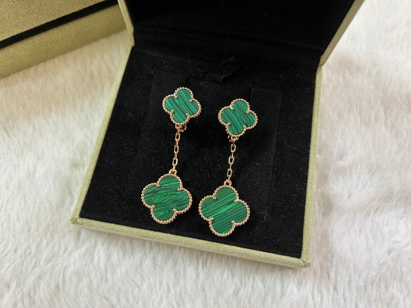 CLOVER 2 MOTIF MALACHITE EARRINGS