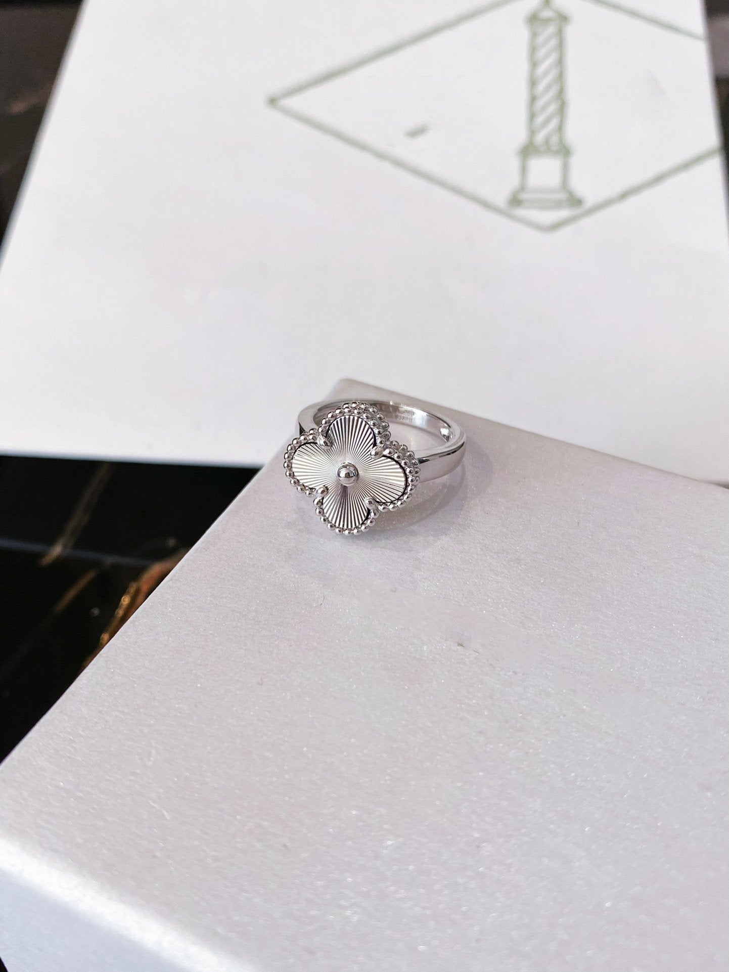 CLOVER SILVER RING