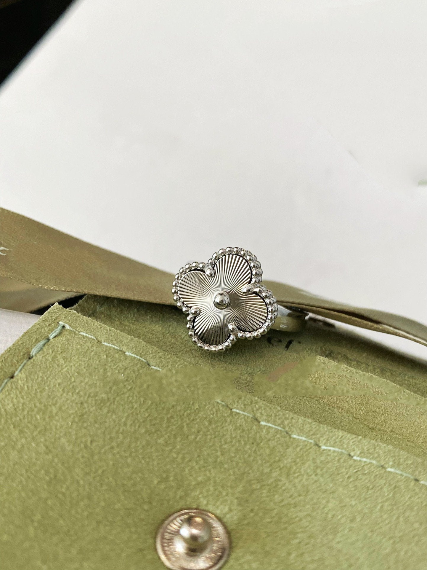 CLOVER SILVER RING