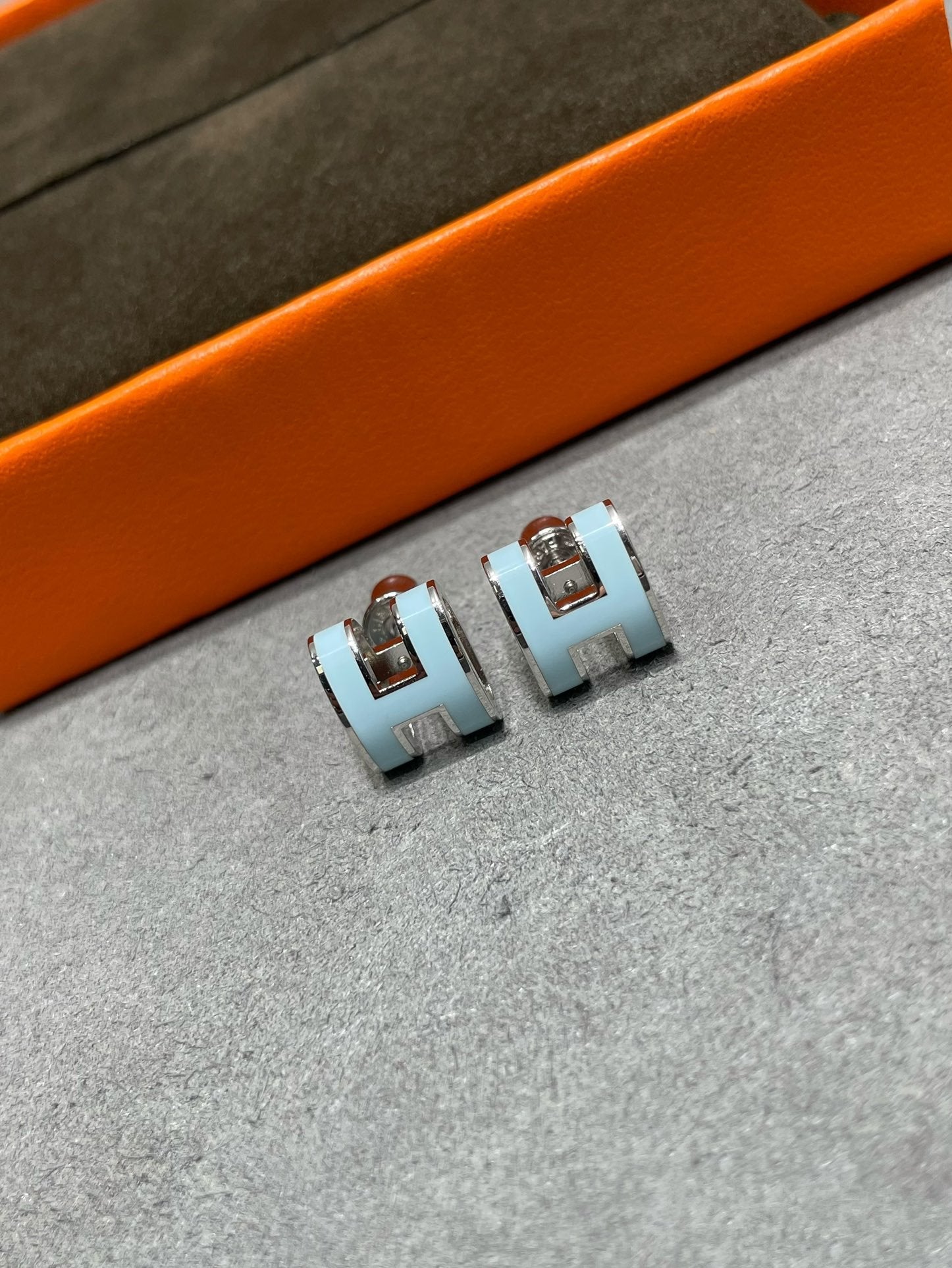 POP H SKY BLUE STUD EARRINGS