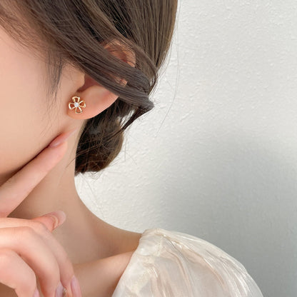 FIOREVER MINI DIAMOND STUD EARRINGS