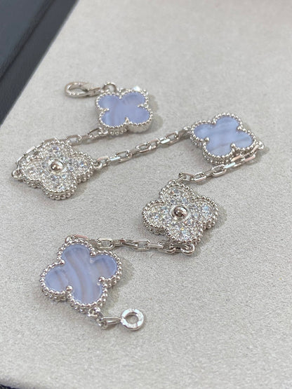 CLOVER 5 MOTIF SILVER CHALCEDONY DIAMOND BRACELET