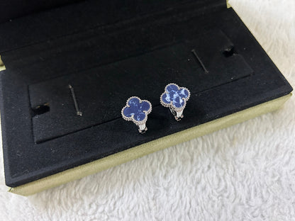 CLOVER PIETERSITE MEDIUM STUD EARRINGS