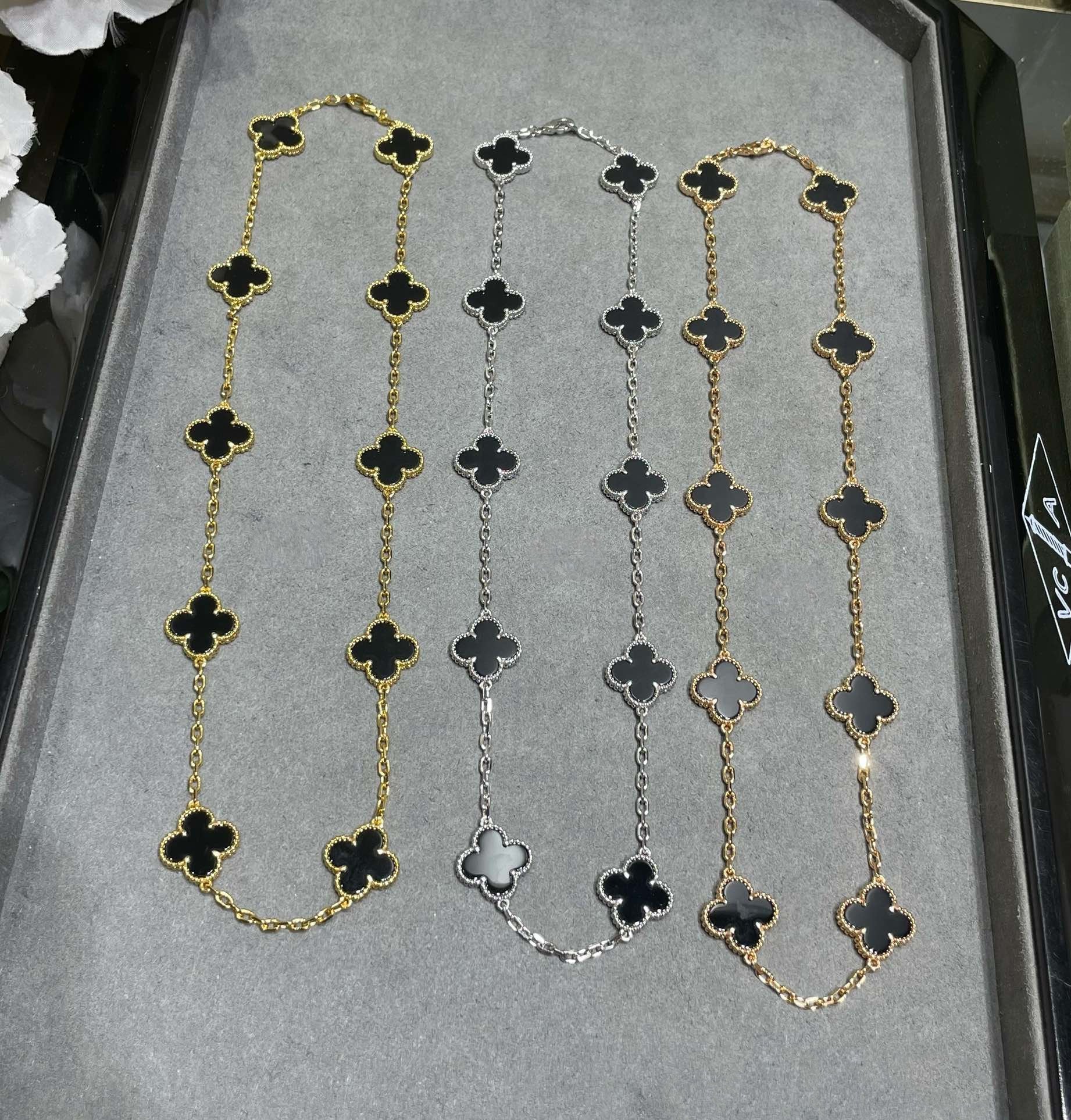 CLOVER 10 MOTIF ONYX NECKLACE