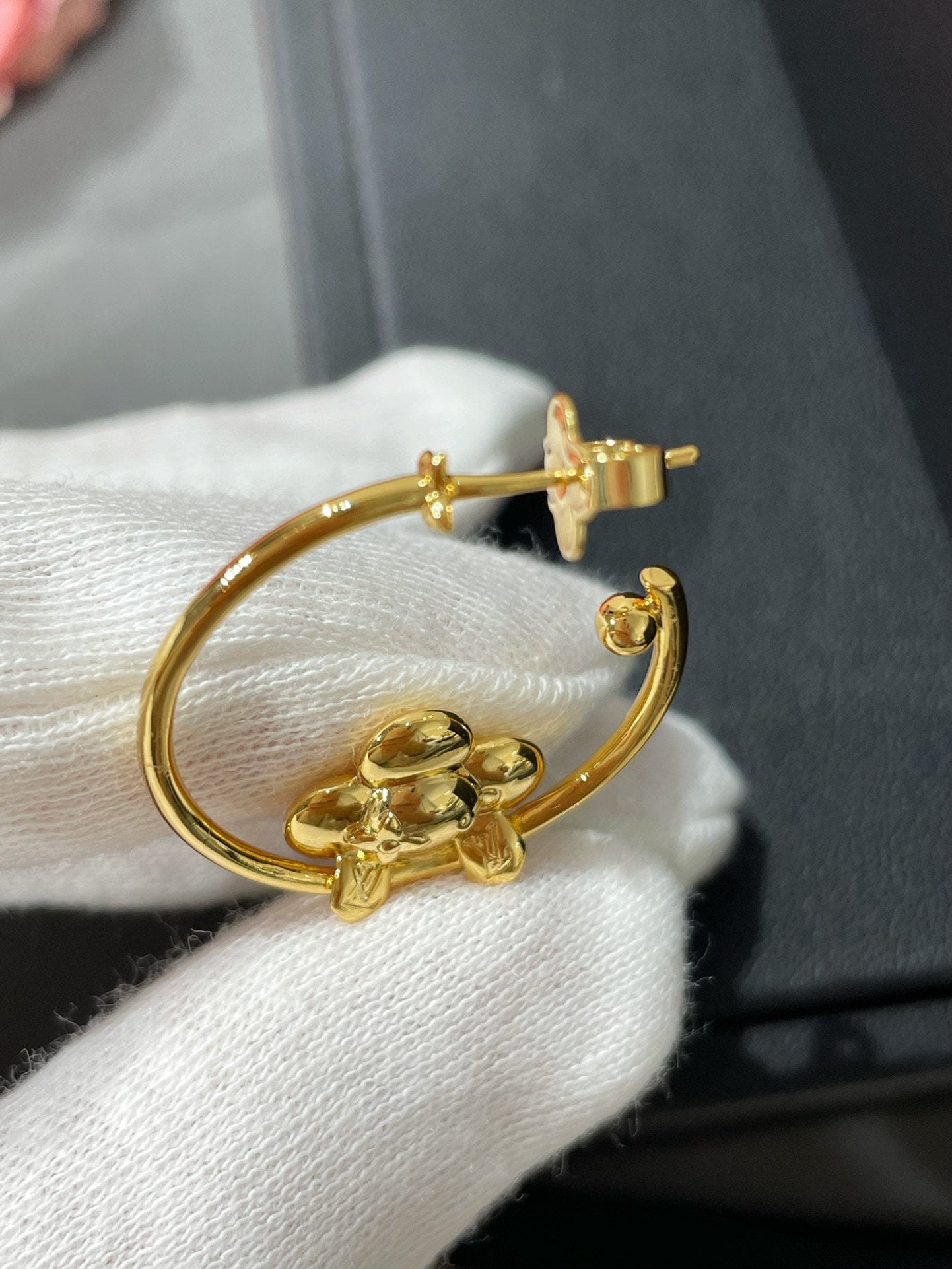 LV VIENVIEN GOLD HOOP EARRINGS