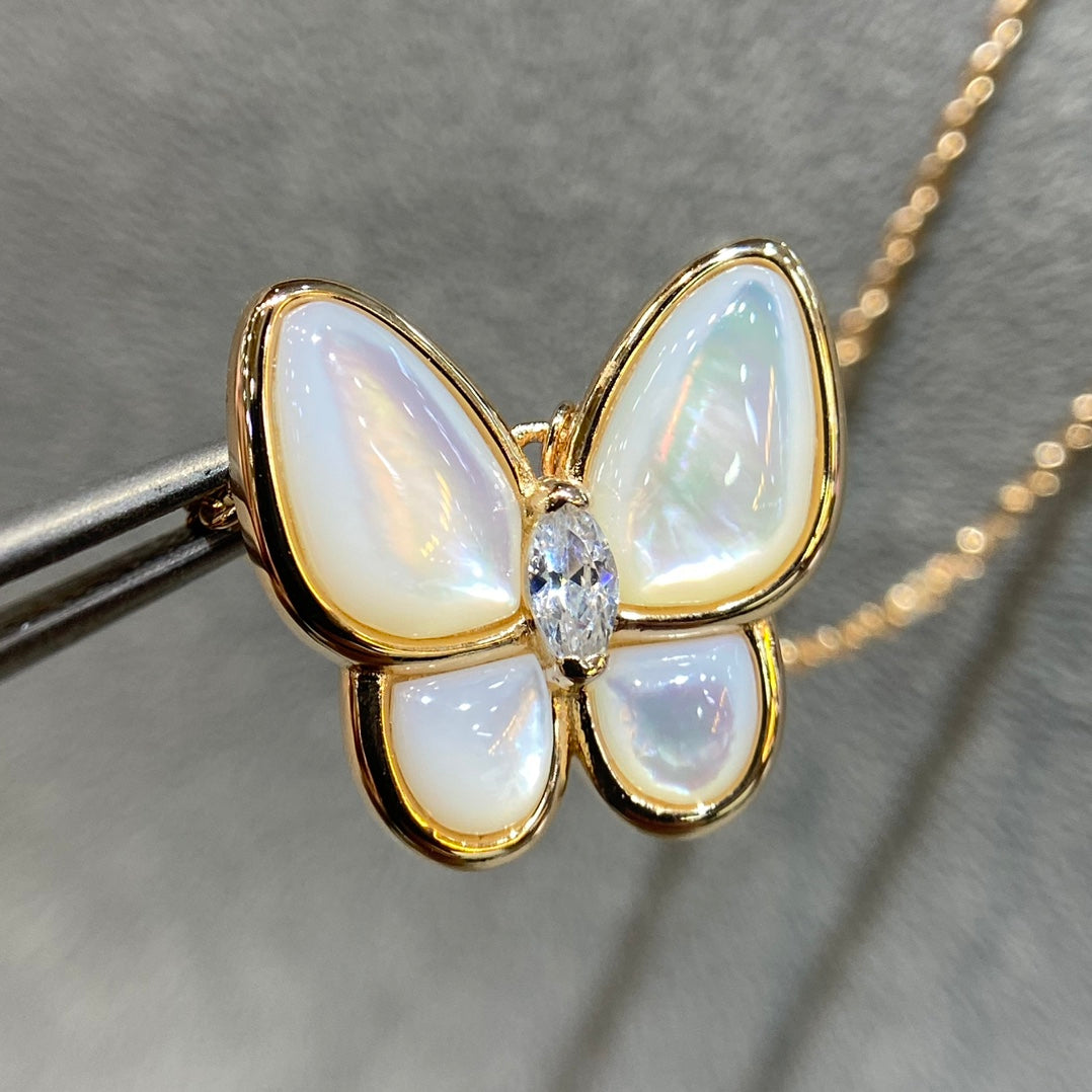 BUTTERFLY MOP DIAMOND NECKLACE