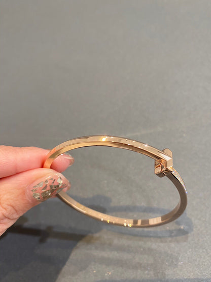 NARROW T1 HINGED BANGLE DIAMOND PINK GOLD