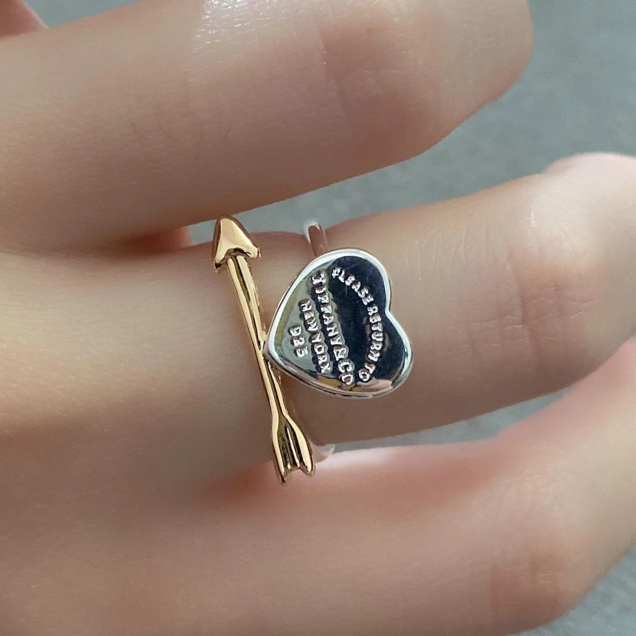 LOVETRUCK HEART AND ARROW RING